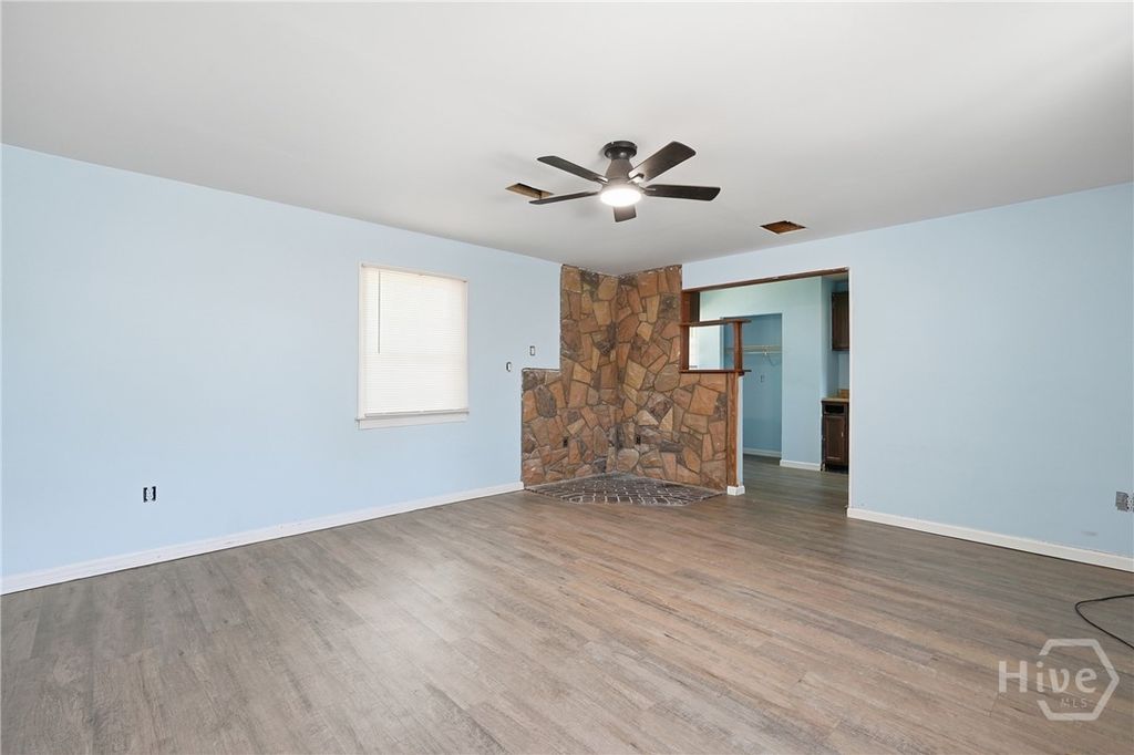 Image 2 of property listing at 7217 Van Buren Avenue, Savannah, GA 31406