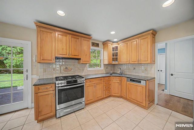 9 Woodland Park Drive, Tenafly, NJ 07670