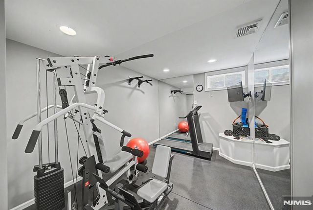 9 Woodland Park Drive, Tenafly, NJ 07670