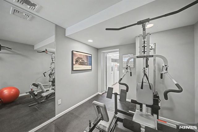 9 Woodland Park Drive, Tenafly, NJ 07670