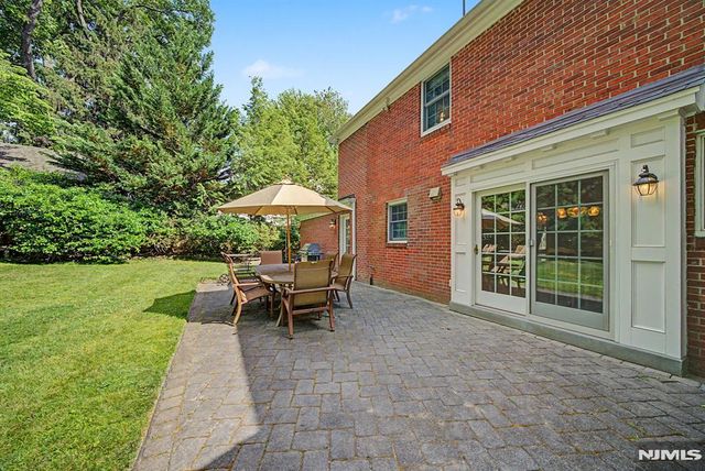9 Woodland Park Drive, Tenafly, NJ 07670