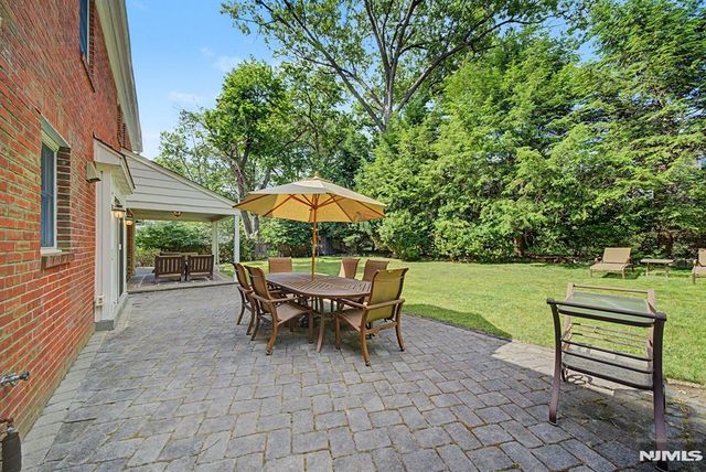 9 Woodland Park Drive, Tenafly, NJ 07670