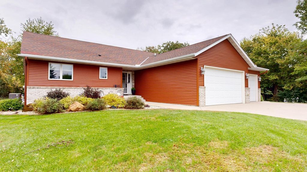 122 Ridge Road 4-Rent, New London, MN 56273