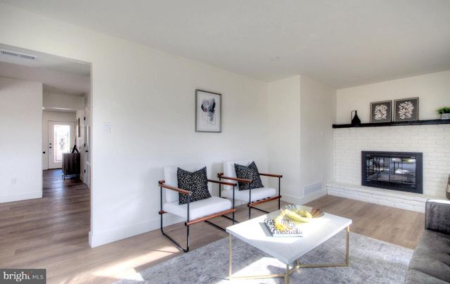 921 N BEECHAM RD, Williamstown, NJ 08094