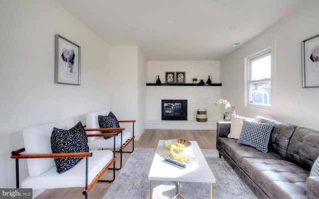 921 N BEECHAM RD, Williamstown, NJ 08094