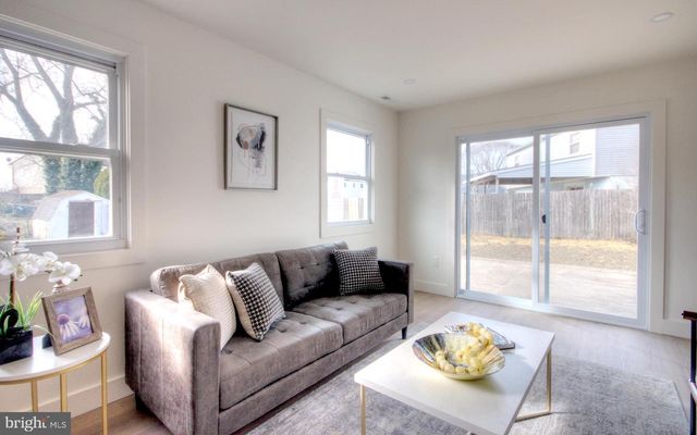 921 N BEECHAM RD, Williamstown, NJ 08094