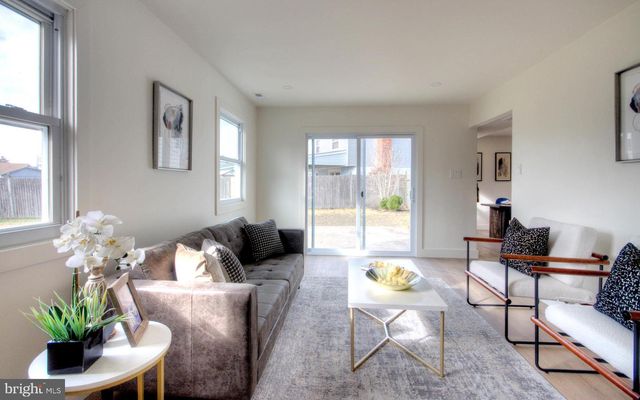 921 N BEECHAM RD, Williamstown, NJ 08094