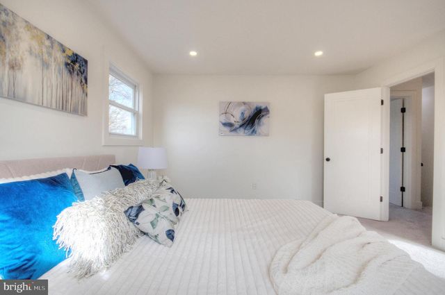 921 N BEECHAM RD, Williamstown, NJ 08094