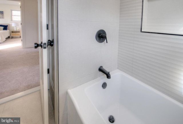 921 N BEECHAM RD, Williamstown, NJ 08094