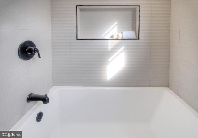 921 N BEECHAM RD, Williamstown, NJ 08094