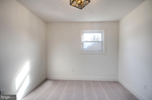 921 N BEECHAM RD, Williamstown, NJ 08094