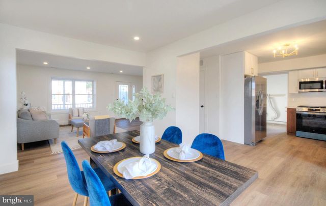 921 N BEECHAM RD, Williamstown, NJ 08094