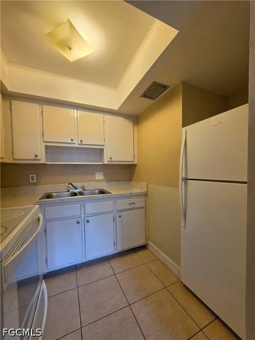 1830 Maravilla AVE 402, Fort Myers, FL 33901
