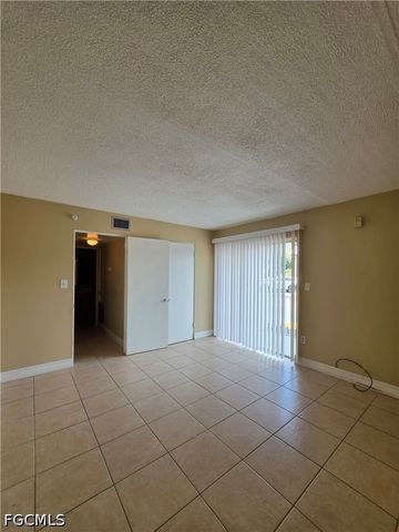 1830 Maravilla AVE 402, Fort Myers, FL 33901