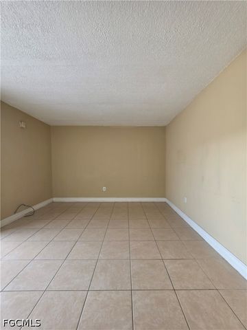 1830 Maravilla AVE 402, Fort Myers, FL 33901