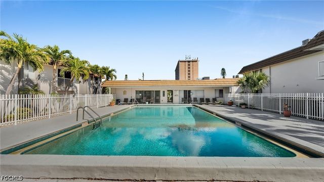 1830 Maravilla AVE 402, Fort Myers, FL 33901
