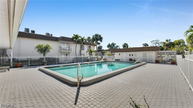 1830 Maravilla AVE 402, Fort Myers, FL 33901