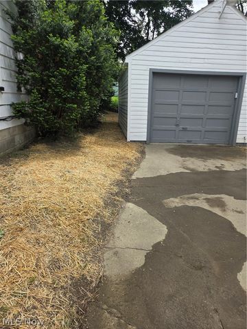 725 Pasadena Avenue, Youngstown, OH 44502