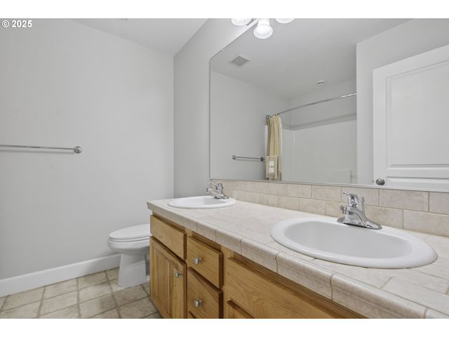 10727 Sw NELSON St, Tualatin, OR 97062