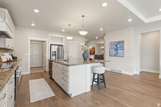 152 E MEANDERING WAY, Saratoga Springs, UT 84045