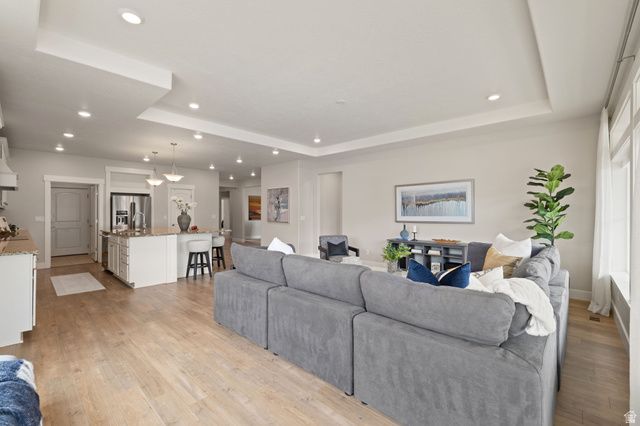 152 E MEANDERING WAY, Saratoga Springs, UT 84045