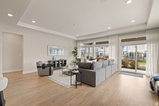 152 E MEANDERING WAY, Saratoga Springs, UT 84045