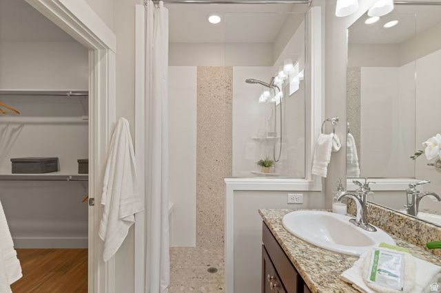 152 E MEANDERING WAY, Saratoga Springs, UT 84045