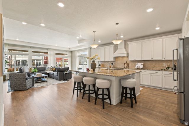 152 E MEANDERING WAY, Saratoga Springs, UT 84045