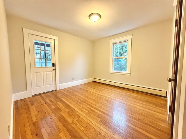 26 Howard St 26, Arlington, MA 02476