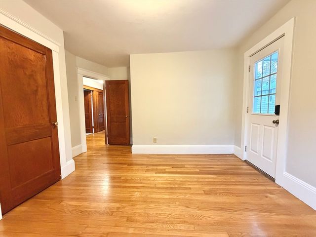 26 Howard St 26, Arlington, MA 02476
