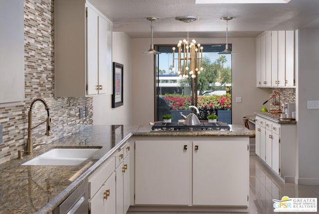 2324 Camino Vida, Palm Springs, CA 92264