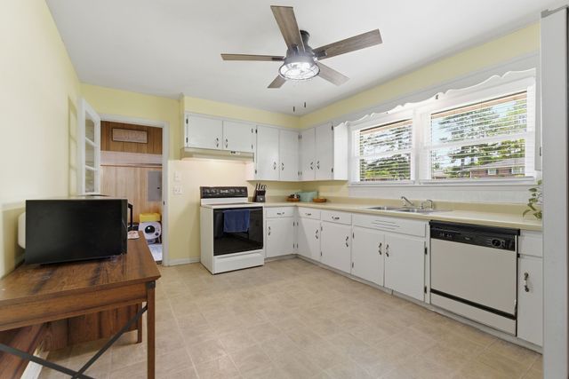 1313 Raby Ave, Shelbyville, TN 37160