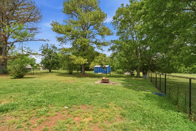 1313 Raby Ave, Shelbyville, TN 37160