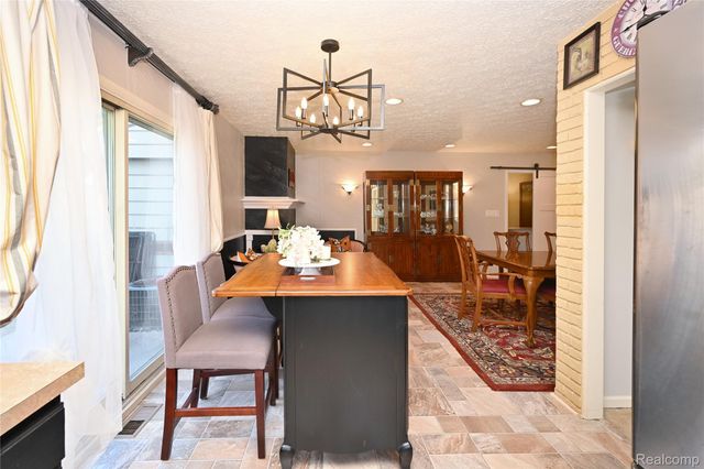 668 Randall Drive, Troy, MI 48085