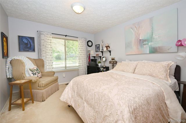 668 Randall Drive, Troy, MI 48085
