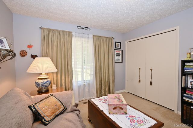 668 Randall Drive, Troy, MI 48085