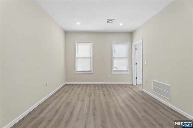 172 Godwin Avenue, Paterson, NJ 07501