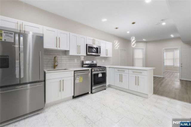 172 Godwin Avenue, Paterson, NJ 07501