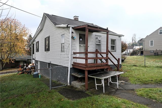 909 Alexander Ave, Monessen, PA 15062