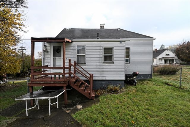 909 Alexander Ave, Monessen, PA 15062