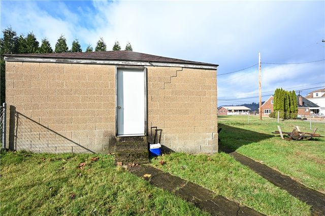 909 Alexander Ave, Monessen, PA 15062