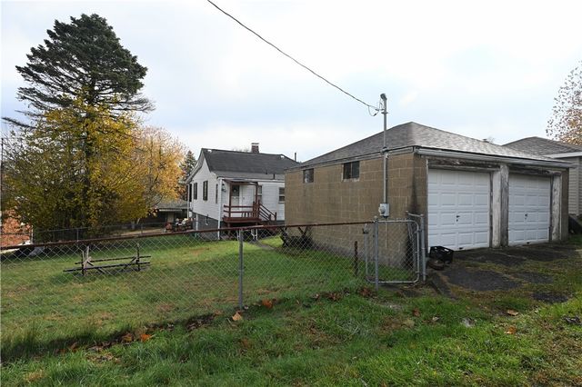 909 Alexander Ave, Monessen, PA 15062