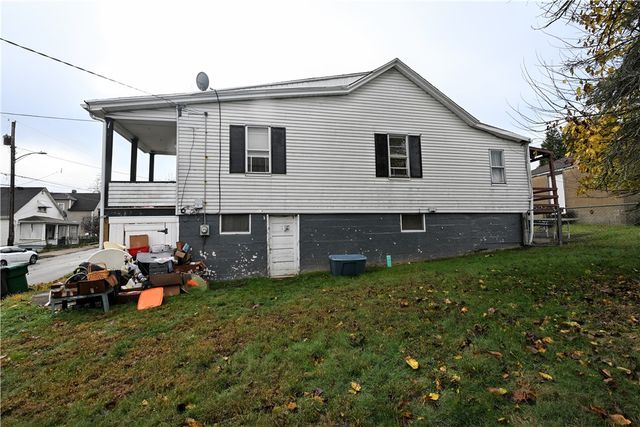 909 Alexander Ave, Monessen, PA 15062