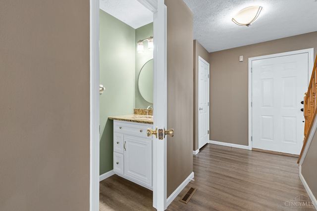 8042 Laurelwood Drive, Hamilton Twp, OH 45039