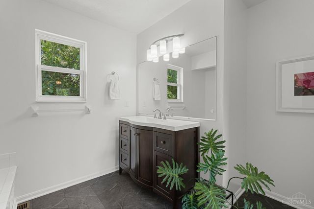 8042 Laurelwood Drive, Hamilton Twp, OH 45039