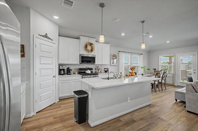 10842 Cliffs View Drive, Iowa Colony, TX 77583