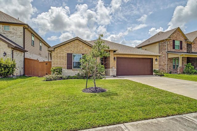 10842 Cliffs View Drive, Iowa Colony, TX 77583