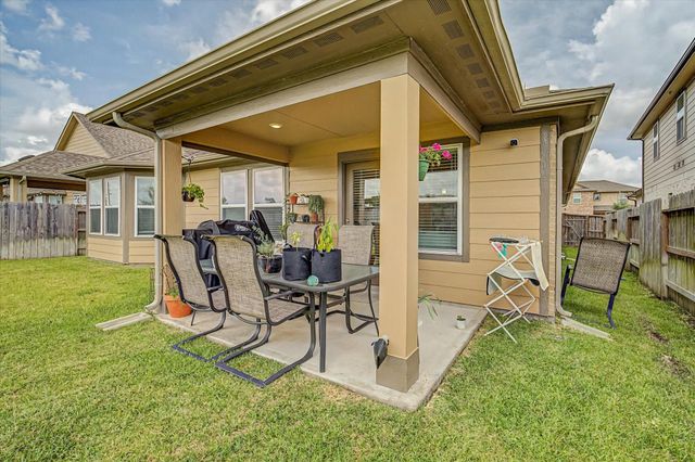 10842 Cliffs View Drive, Iowa Colony, TX 77583
