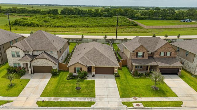 10842 Cliffs View Drive, Iowa Colony, TX 77583
