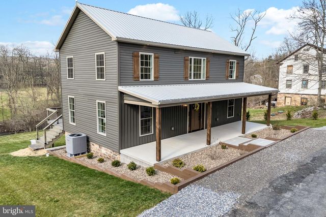 22 ACADEMY RD, Newport, PA 17074